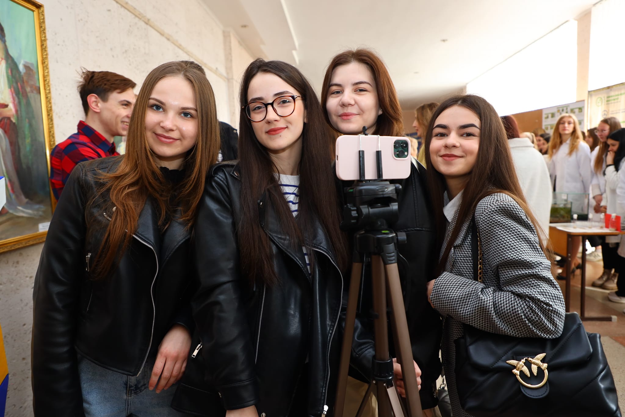 Бути журналістом - відповідати за інформаційний достовірний фронт